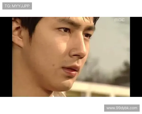 赵寅成：韩剧男神的魅力密码，从青涩少年到演技巨匠的蜕变